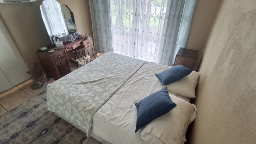 6 Bedroom Property for Sale in Dorandia Gauteng