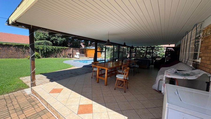 3 Bedroom Property for Sale in Bardene Gauteng