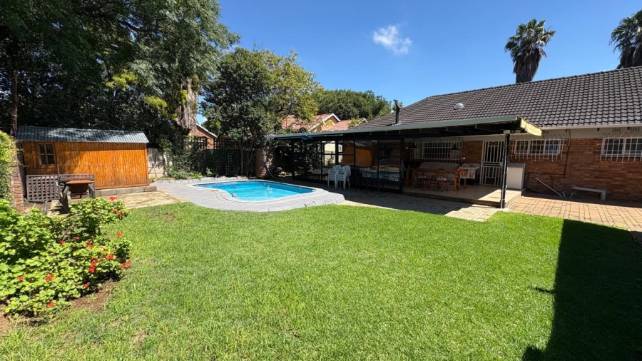 3 Bedroom Property for Sale in Bardene Gauteng