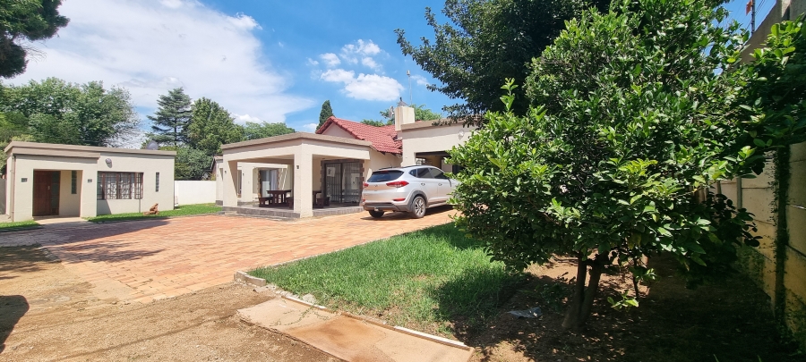 3 Bedroom Property for Sale in Bromhof Gauteng