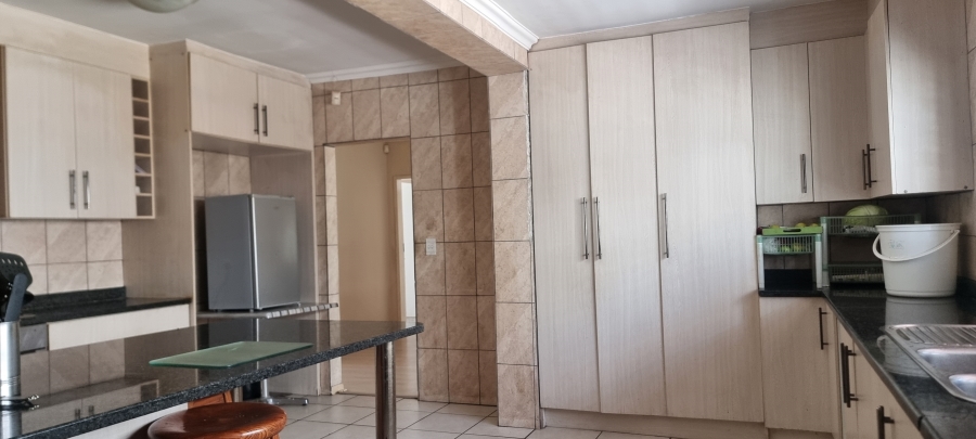 3 Bedroom Property for Sale in Bromhof Gauteng