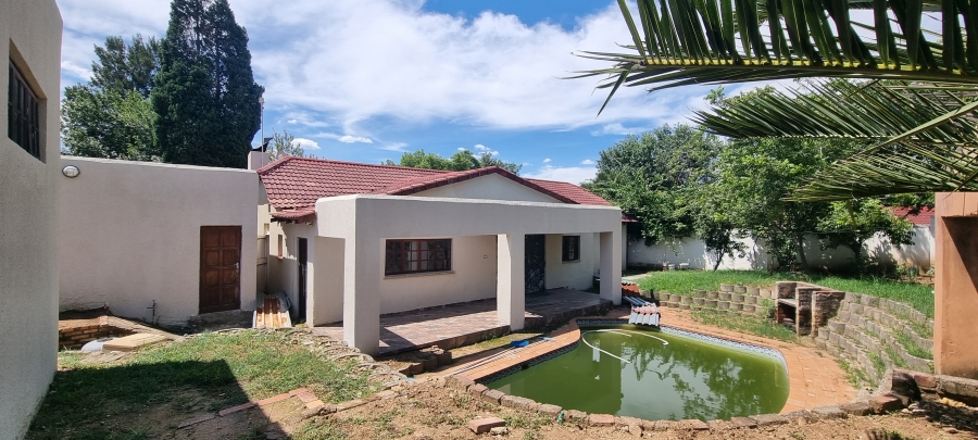 3 Bedroom Property for Sale in Bromhof Gauteng