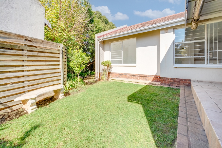 2 Bedroom Property for Sale in Magaliessig Gauteng