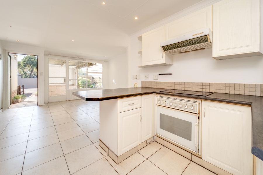 2 Bedroom Property for Sale in Magaliessig Gauteng