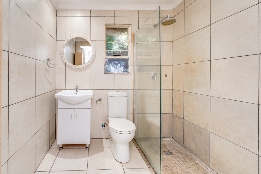 2 Bedroom Property for Sale in Magaliessig Gauteng