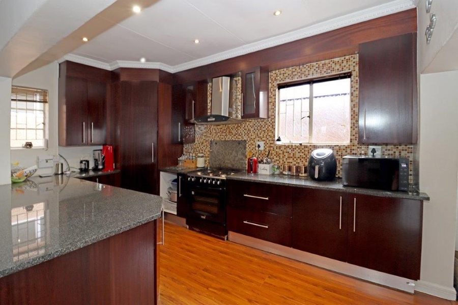 3 Bedroom Property for Sale in Marais Steyn Park Gauteng