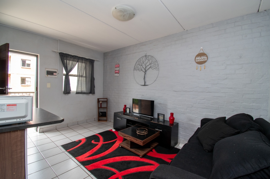 2 Bedroom Property for Sale in Die Hoewes Gauteng