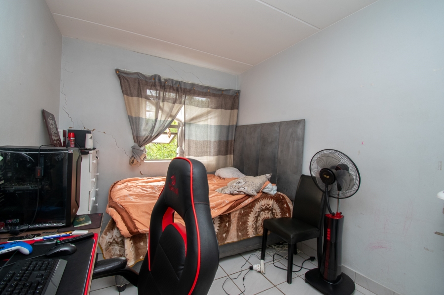2 Bedroom Property for Sale in Die Hoewes Gauteng