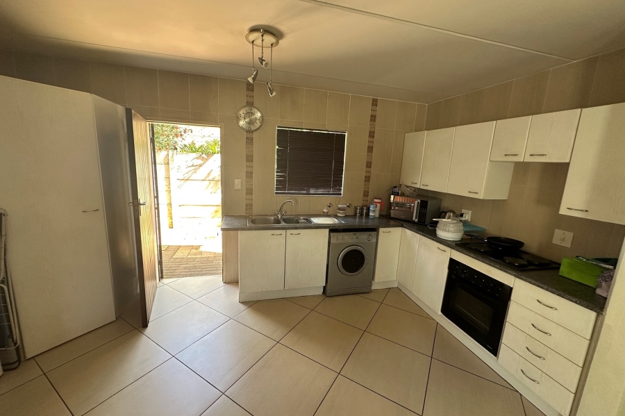 2 Bedroom Property for Sale in Sonneglans Gauteng