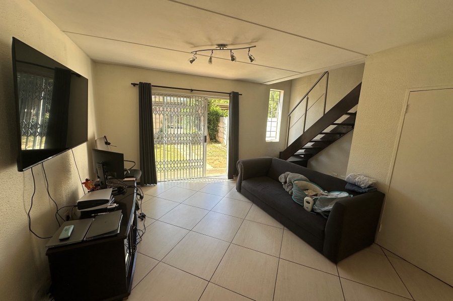 2 Bedroom Property for Sale in Sonneglans Gauteng