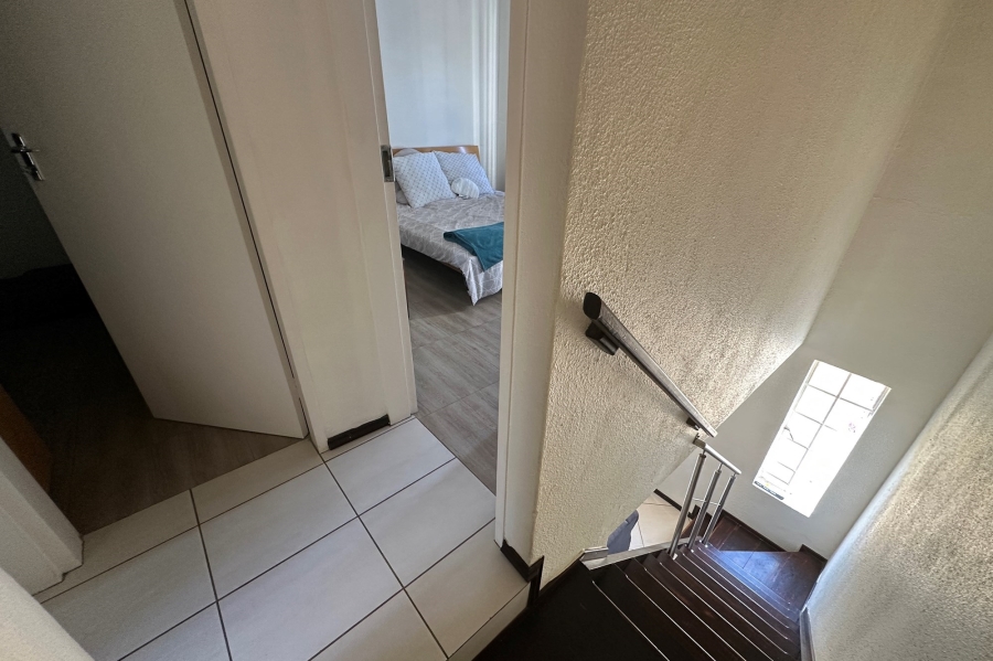 2 Bedroom Property for Sale in Sonneglans Gauteng