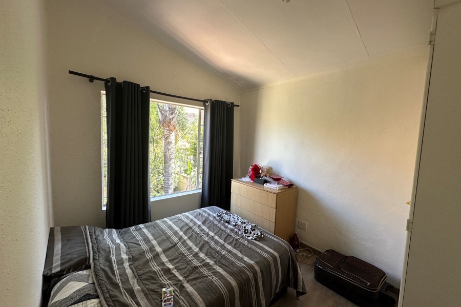 2 Bedroom Property for Sale in Sonneglans Gauteng