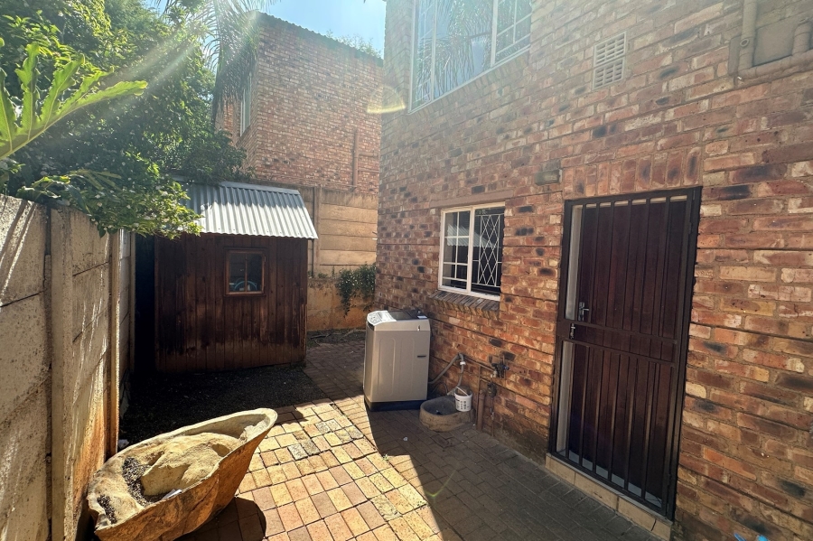 2 Bedroom Property for Sale in Sonneglans Gauteng