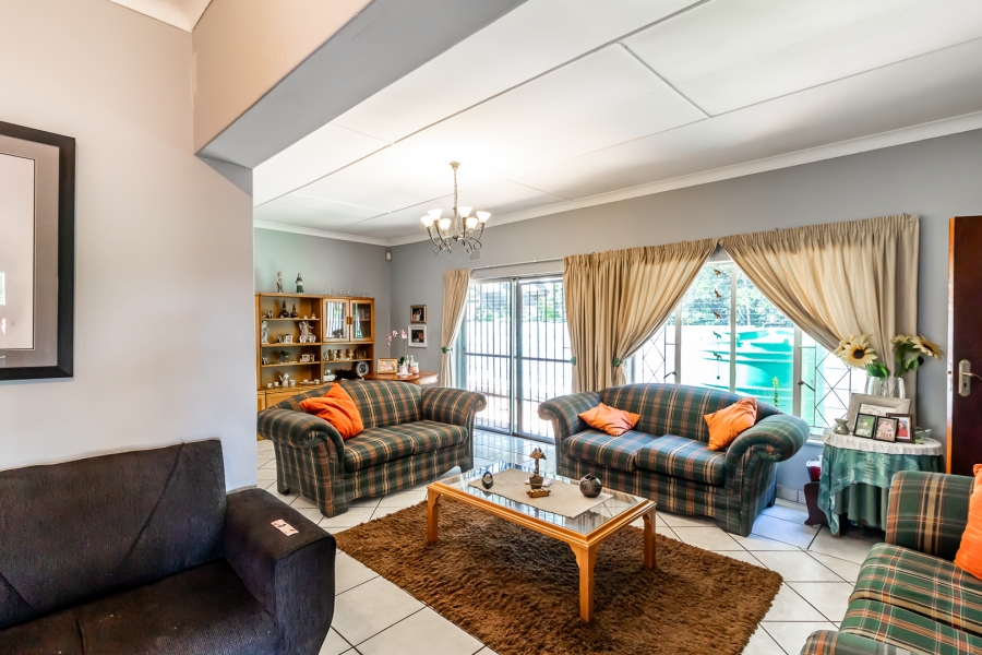 5 Bedroom Property for Sale in Rietfontein Gauteng