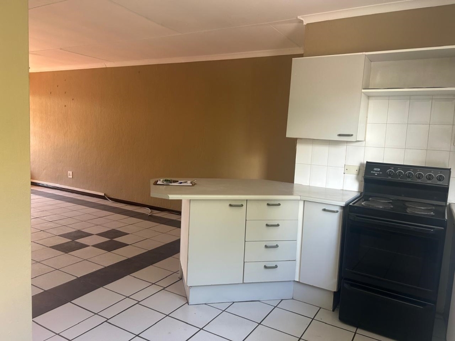 To Let 3 Bedroom Property for Rent in Moregloed Gauteng