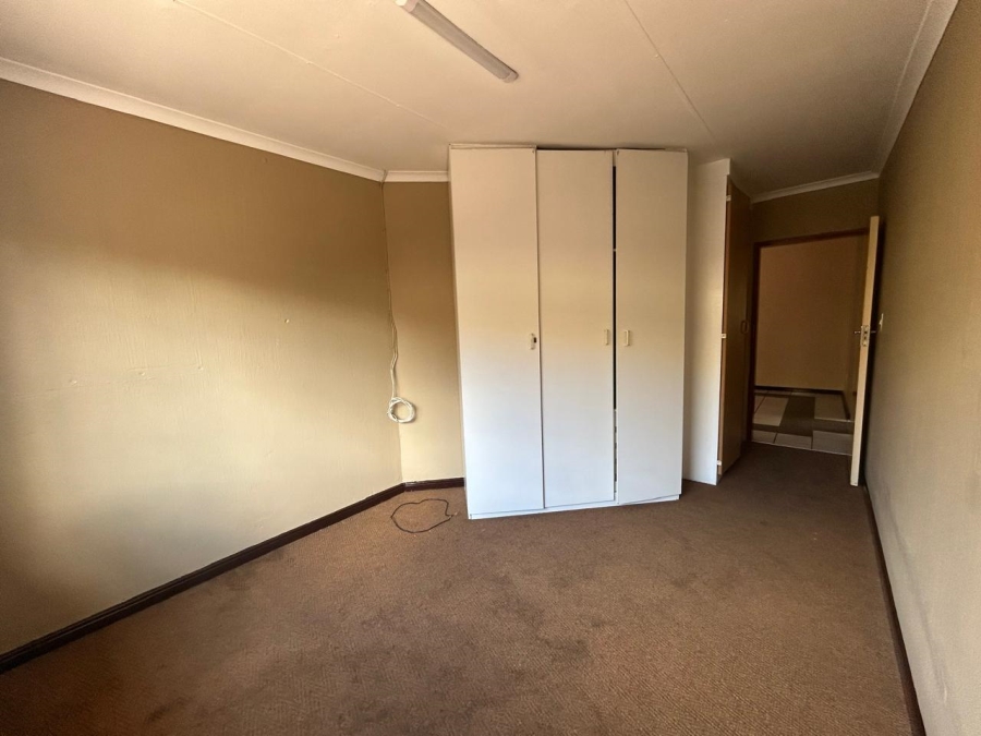 To Let 3 Bedroom Property for Rent in Moregloed Gauteng