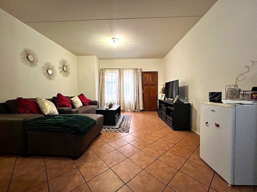 2 Bedroom Property for Sale in Albertsdal Gauteng