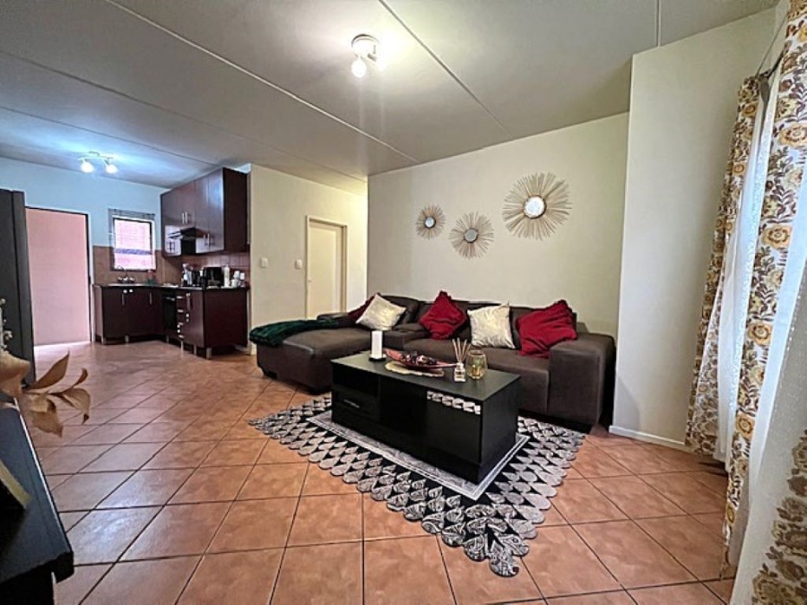 2 Bedroom Property for Sale in Albertsdal Gauteng