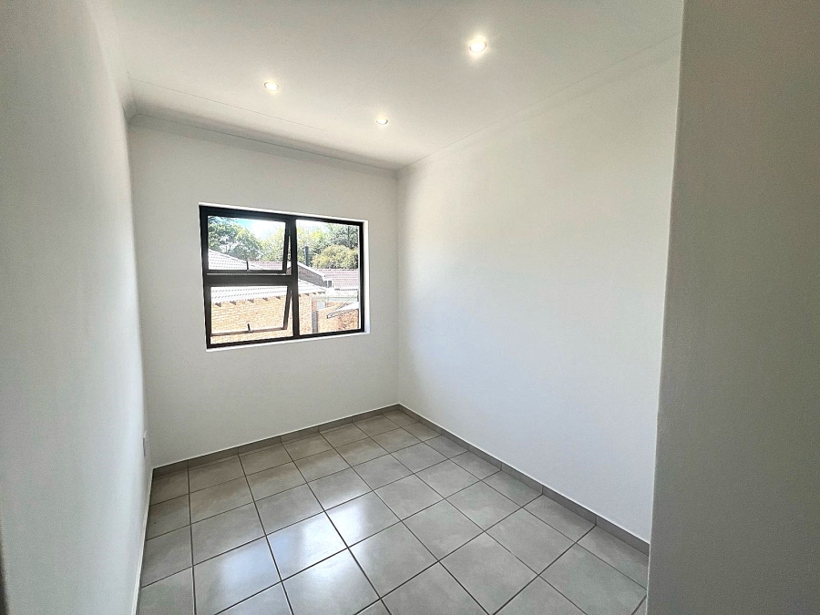 To Let 3 Bedroom Property for Rent in Brackendowns Gauteng