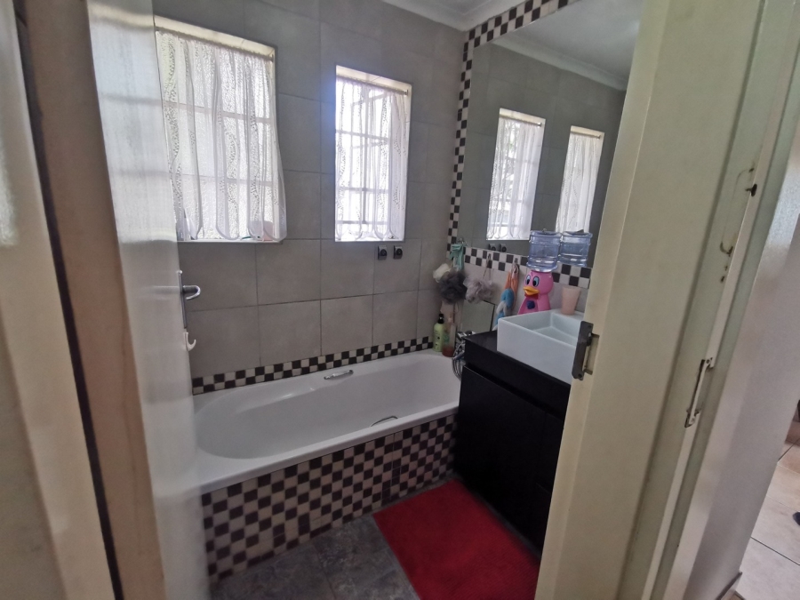 3 Bedroom Property for Sale in Marlands Gauteng