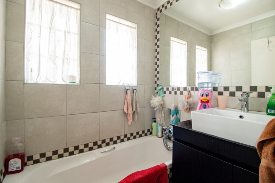 3 Bedroom Property for Sale in Marlands Gauteng