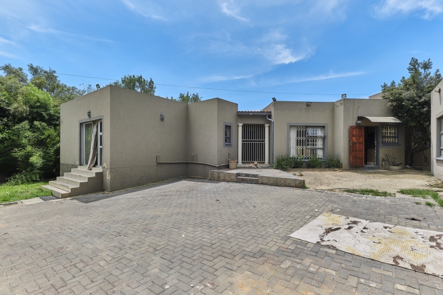 7 Bedroom Property for Sale in Bloubosrand Gauteng