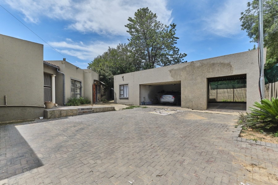 7 Bedroom Property for Sale in Bloubosrand Gauteng