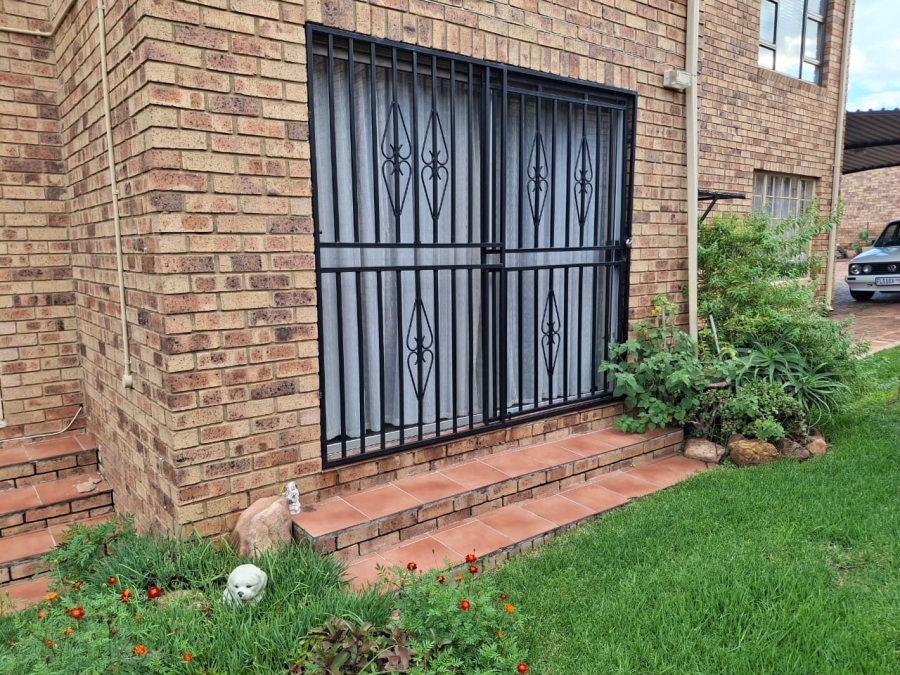 3 Bedroom Property for Sale in Elandsfontein Gauteng