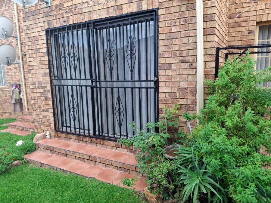 3 Bedroom Property for Sale in Elandsfontein Gauteng