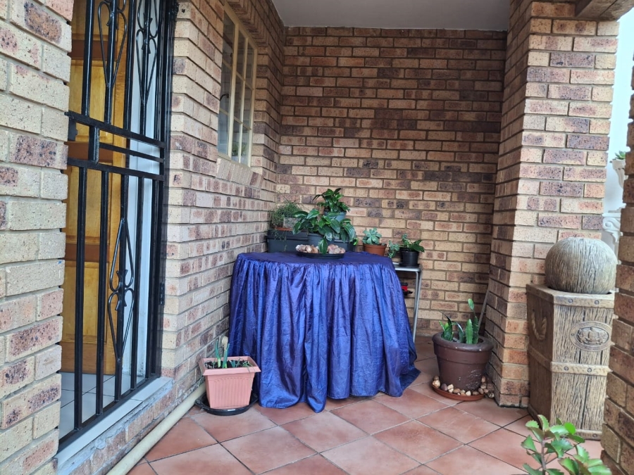 3 Bedroom Property for Sale in Elandsfontein Gauteng