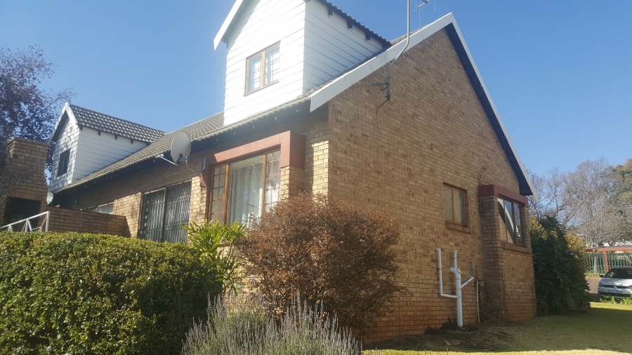 To Let 2 Bedroom Property for Rent in Noordheuwel Gauteng