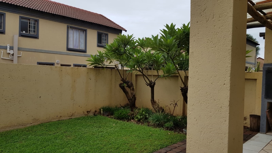 To Let 2 Bedroom Property for Rent in Annlin Gauteng