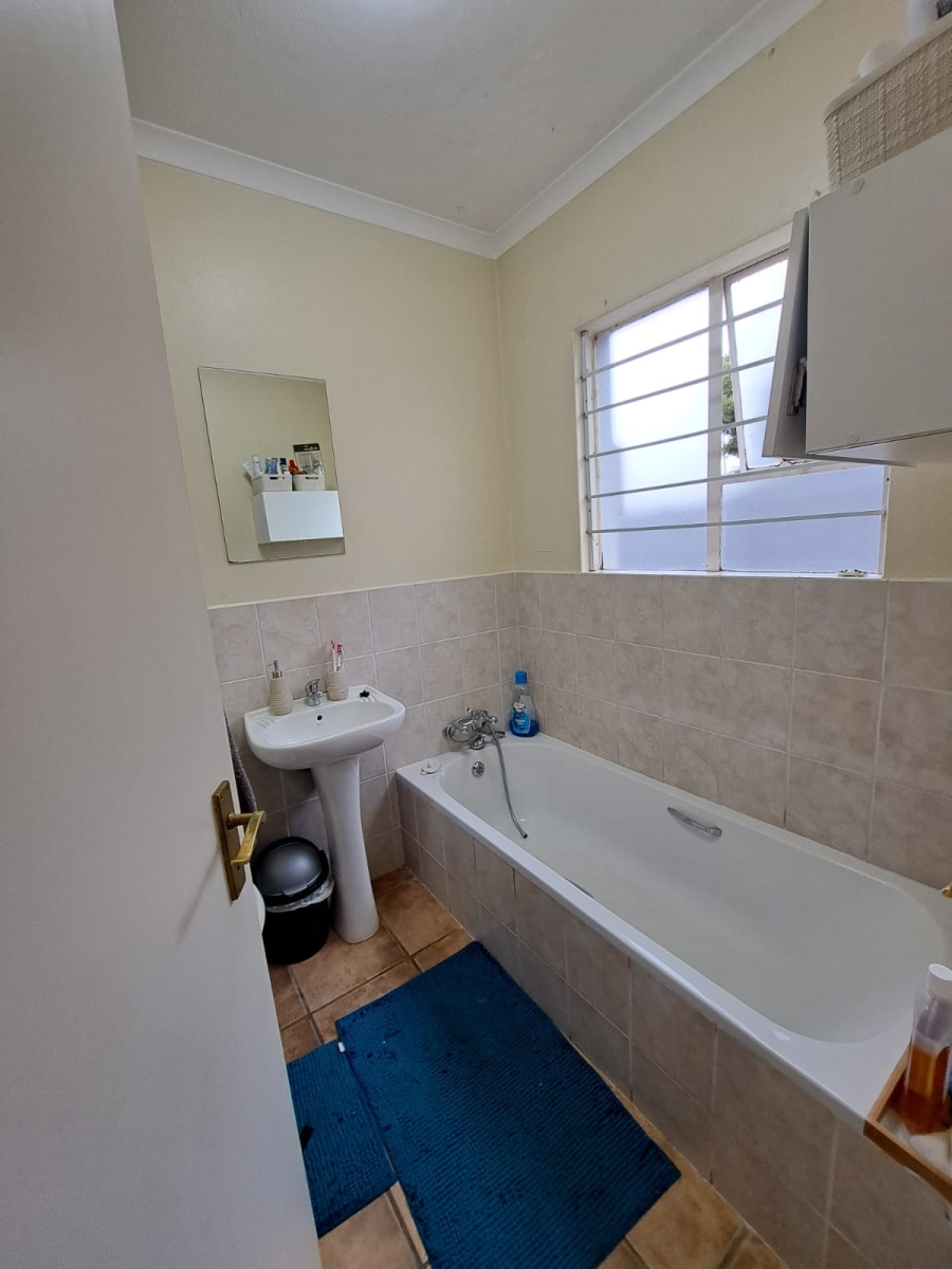 To Let 2 Bedroom Property for Rent in Blackheath Gauteng