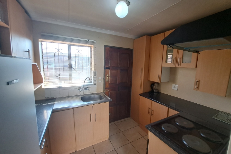 To Let 2 Bedroom Property for Rent in Moroka North Gauteng