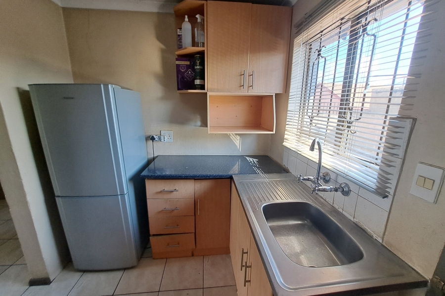 To Let 2 Bedroom Property for Rent in Moroka North Gauteng