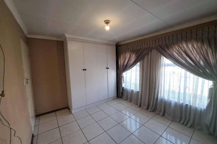 To Let 2 Bedroom Property for Rent in Moroka North Gauteng