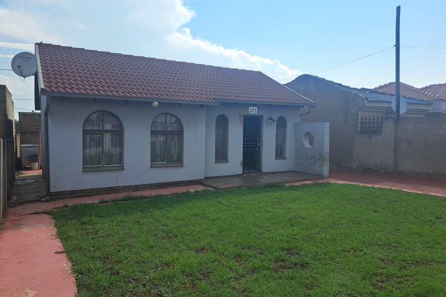 To Let 2 Bedroom Property for Rent in Moroka North Gauteng