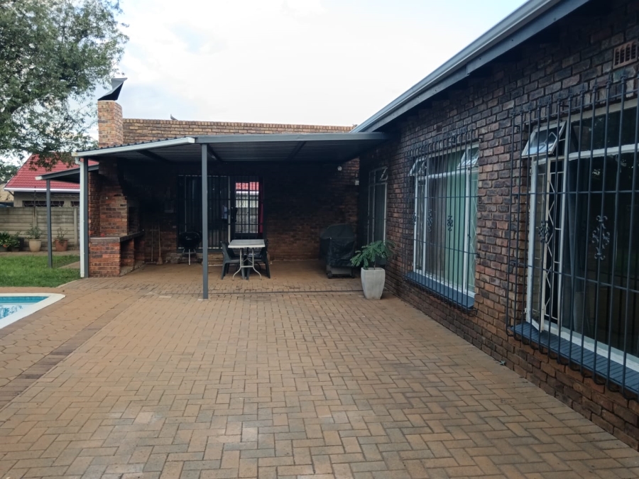 3 Bedroom Property for Sale in Mayberry Park Gauteng