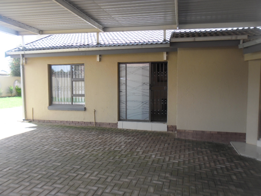 3 Bedroom Property for Sale in Lenasia South Gauteng