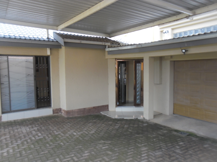 3 Bedroom Property for Sale in Lenasia South Gauteng
