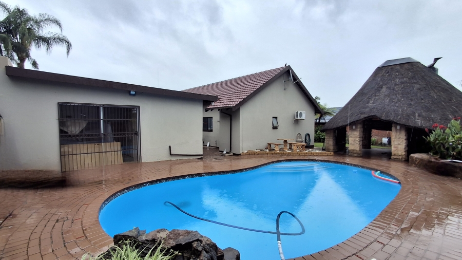 3 Bedroom Property for Sale in Dorandia Gauteng