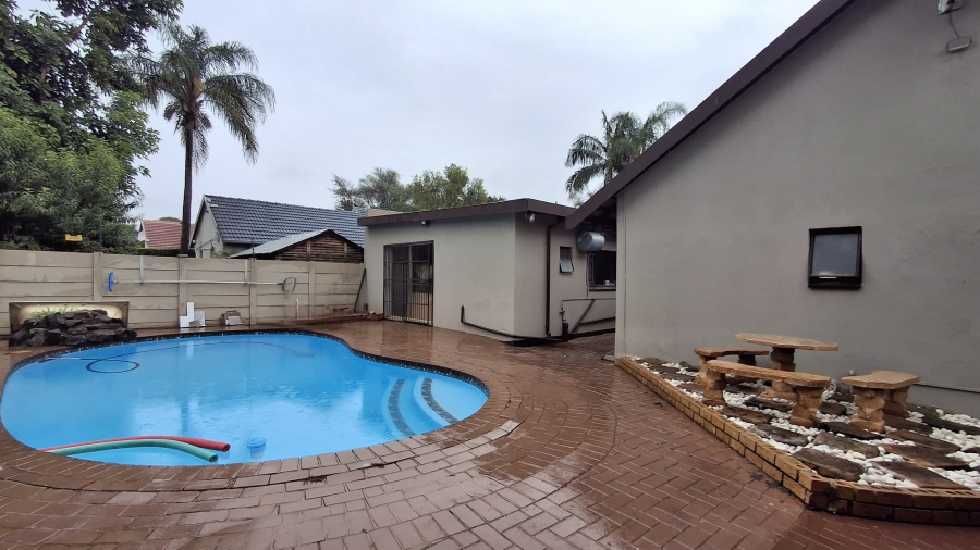 3 Bedroom Property for Sale in Dorandia Gauteng