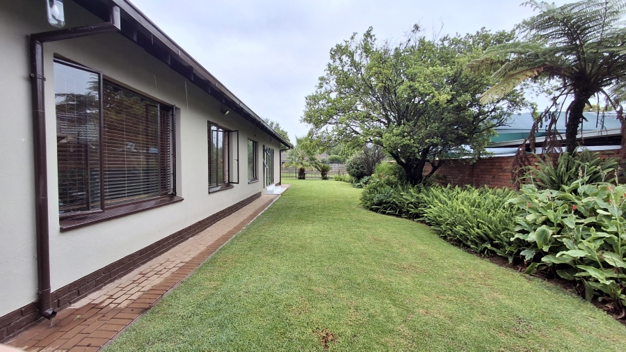 3 Bedroom Property for Sale in Dorandia Gauteng