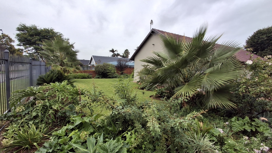 3 Bedroom Property for Sale in Dorandia Gauteng