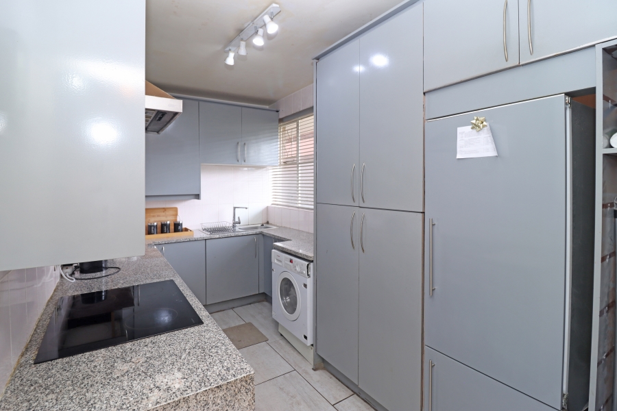 2 Bedroom Property for Sale in Kew Gauteng