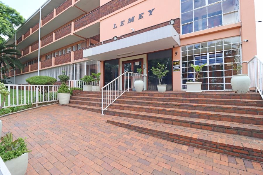 2 Bedroom Property for Sale in Kew Gauteng