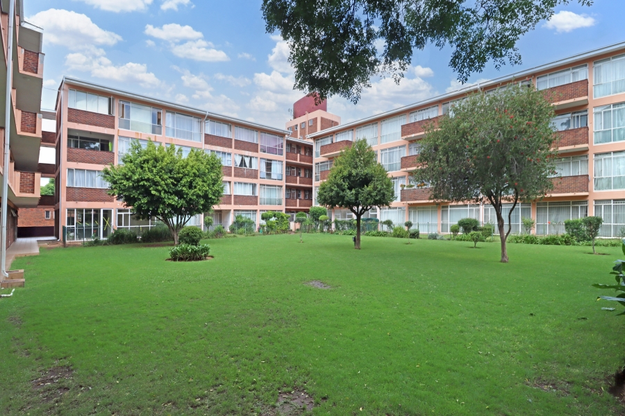 2 Bedroom Property for Sale in Kew Gauteng