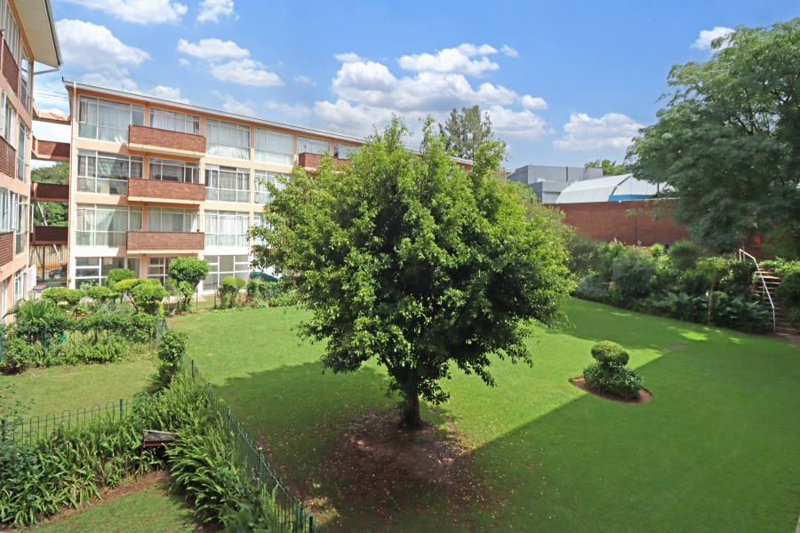 2 Bedroom Property for Sale in Kew Gauteng