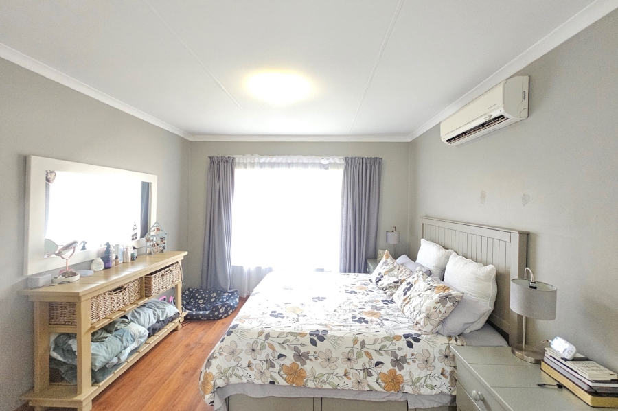 2 Bedroom Property for Sale in Magalieskruin Gauteng