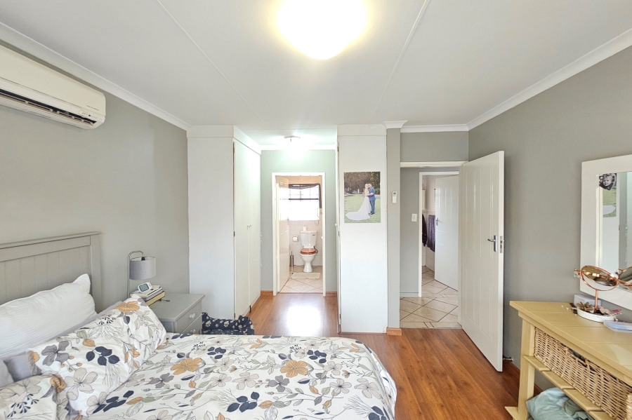 2 Bedroom Property for Sale in Magalieskruin Gauteng